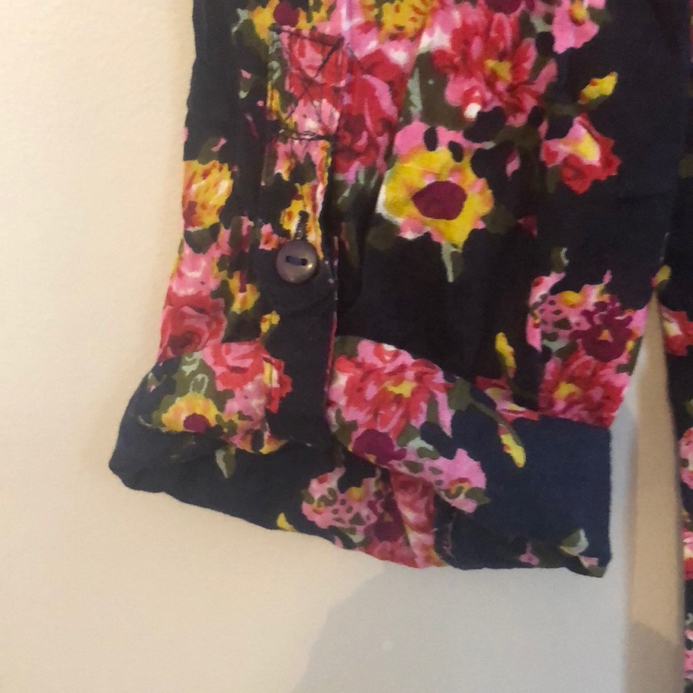 Floral button up - Picture 4 of 4